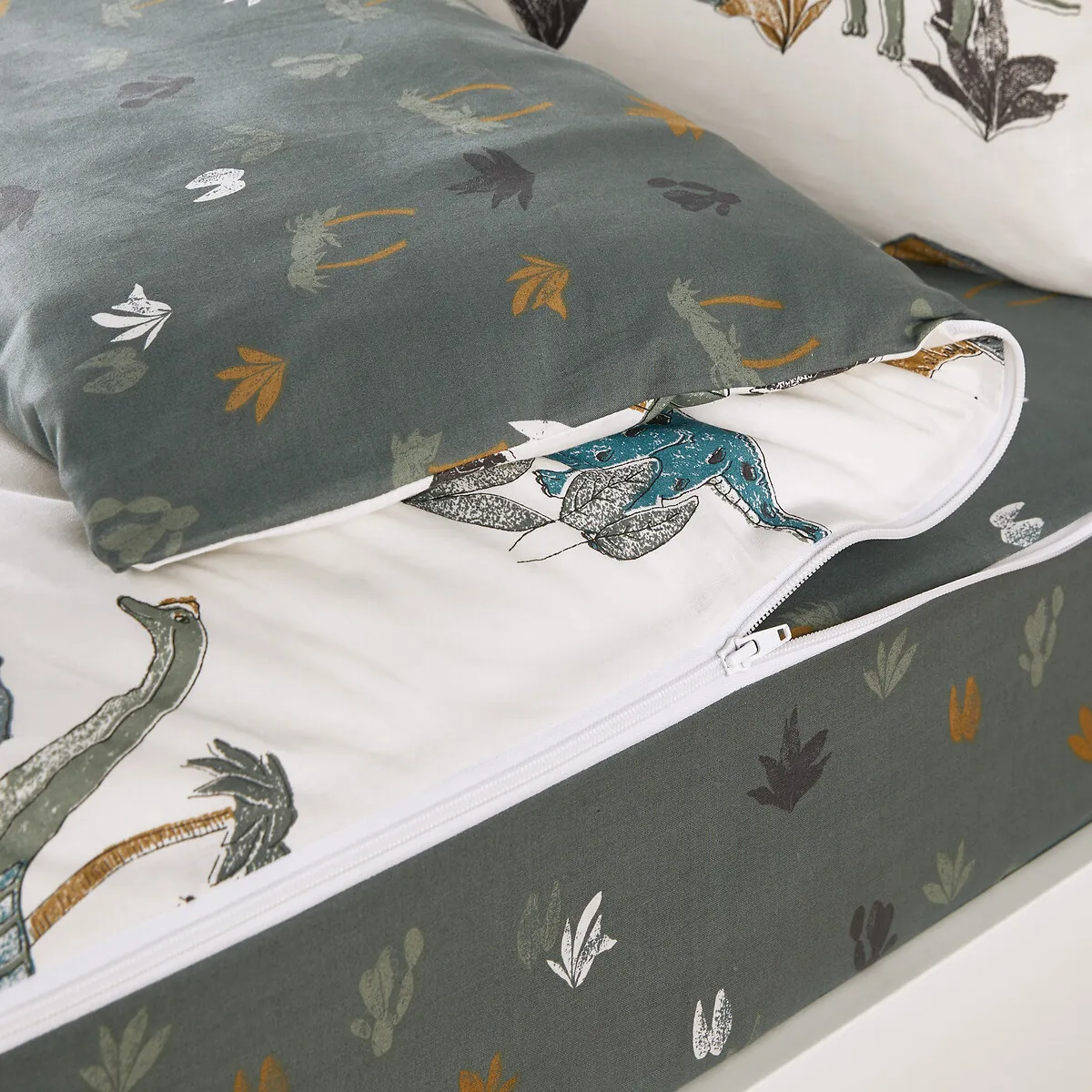 Austin Bed Set Without Duvet - Printed, Cotton alternate view