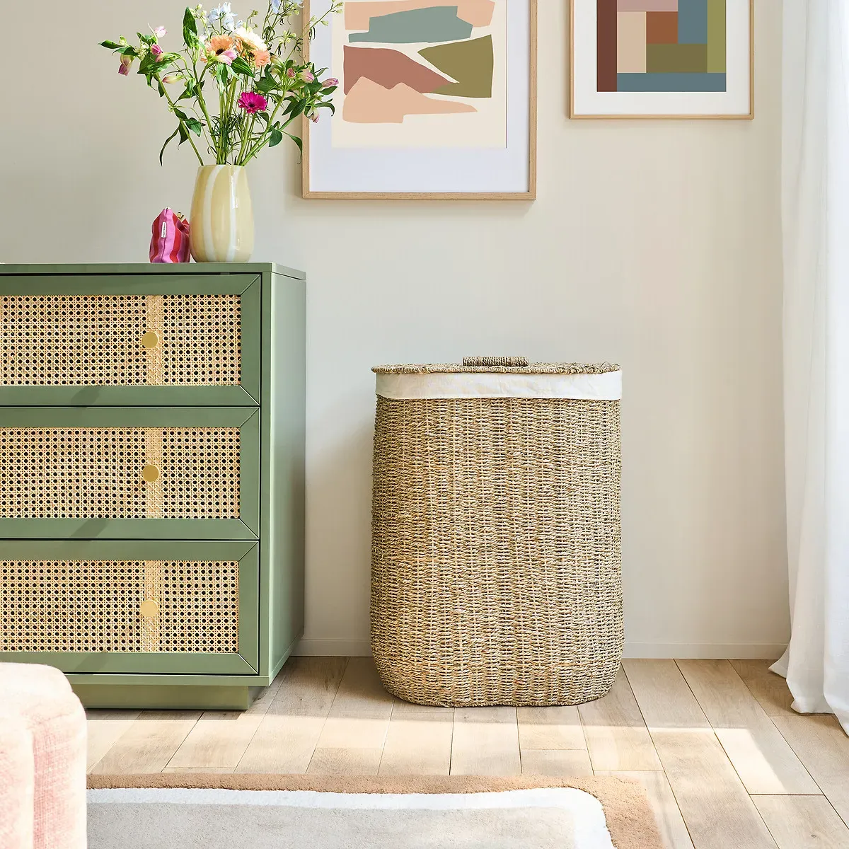 Azuro Oval Laundry Basket with Lid - Natural, Seagrass alternate view