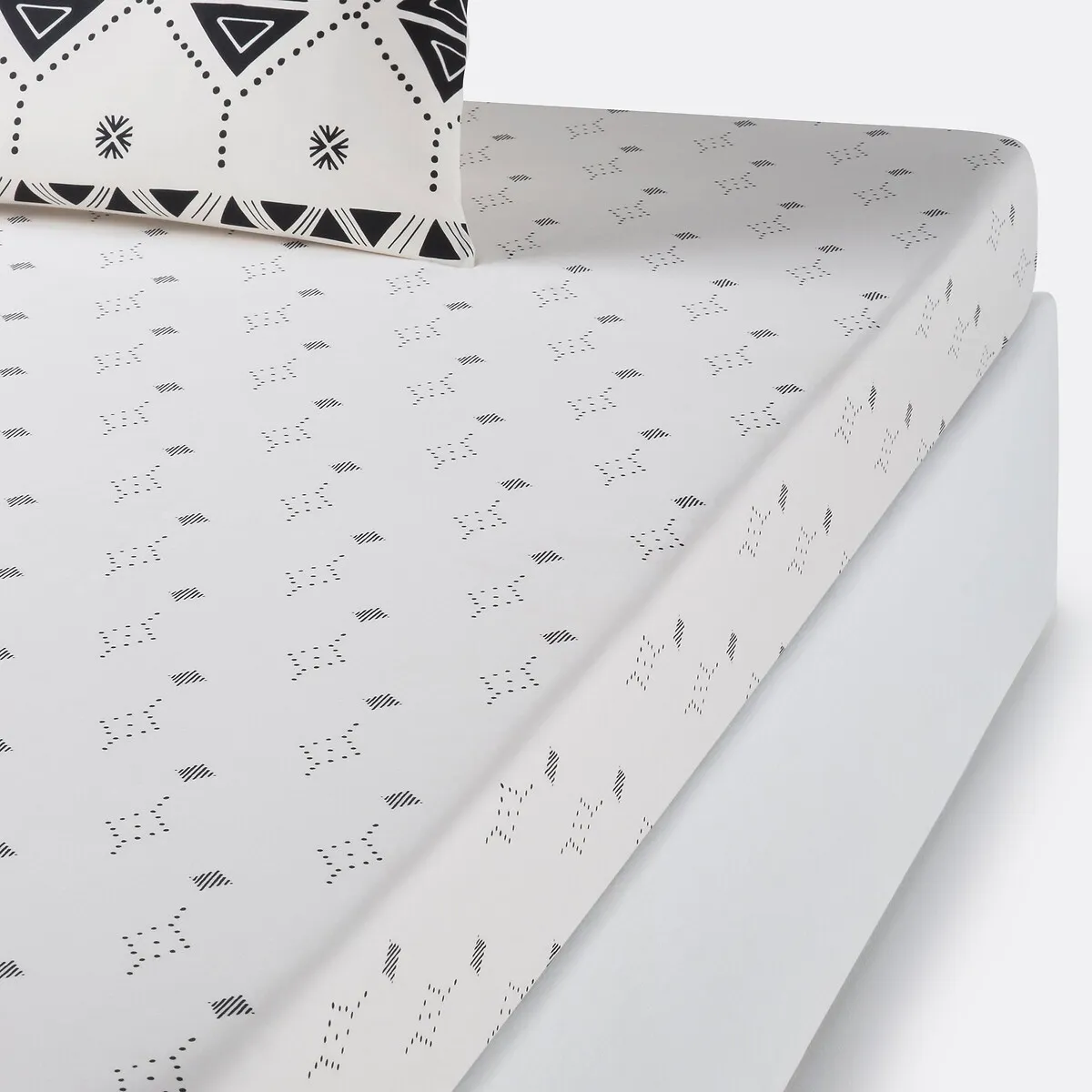 Bahiya Cotton Percale Fitted Sheet - Ecru Print product
