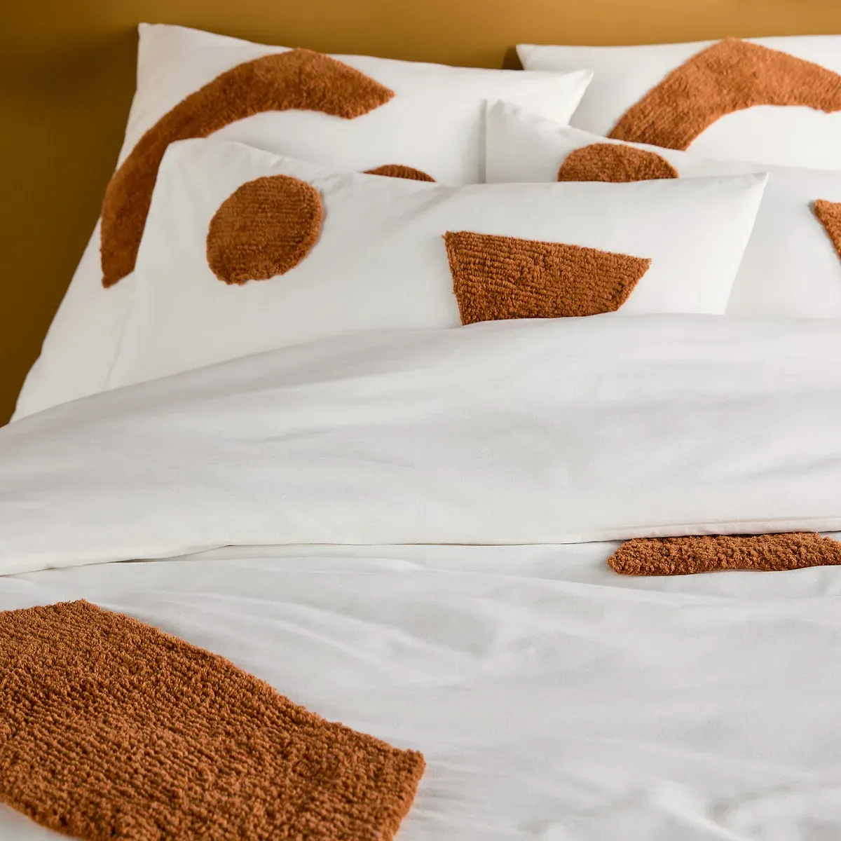 Balanka Tufted Duvet Cover - Off-White, Cotton product