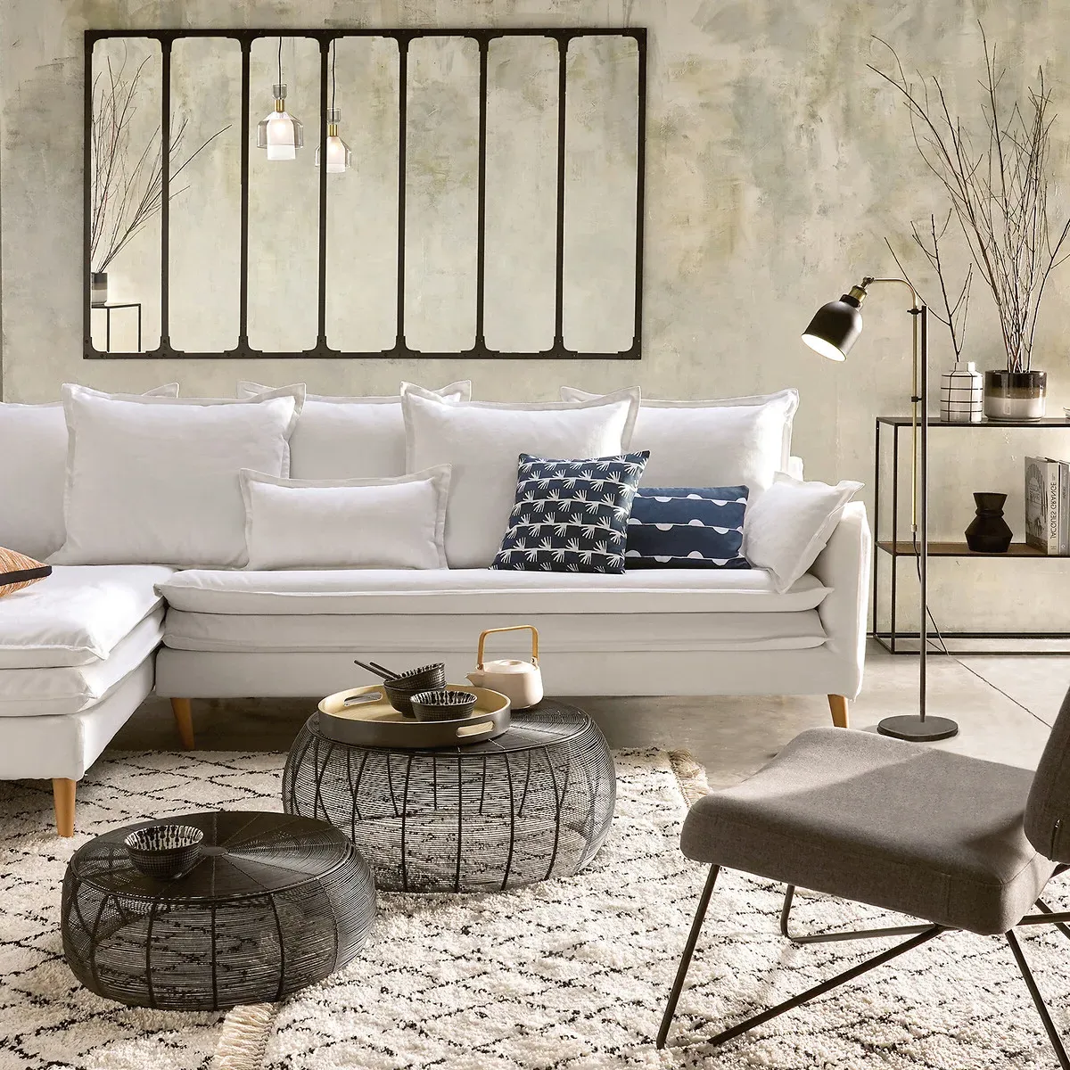 Bangor Set of 2 Round Coffee Tables - Black, Steel alternate view
