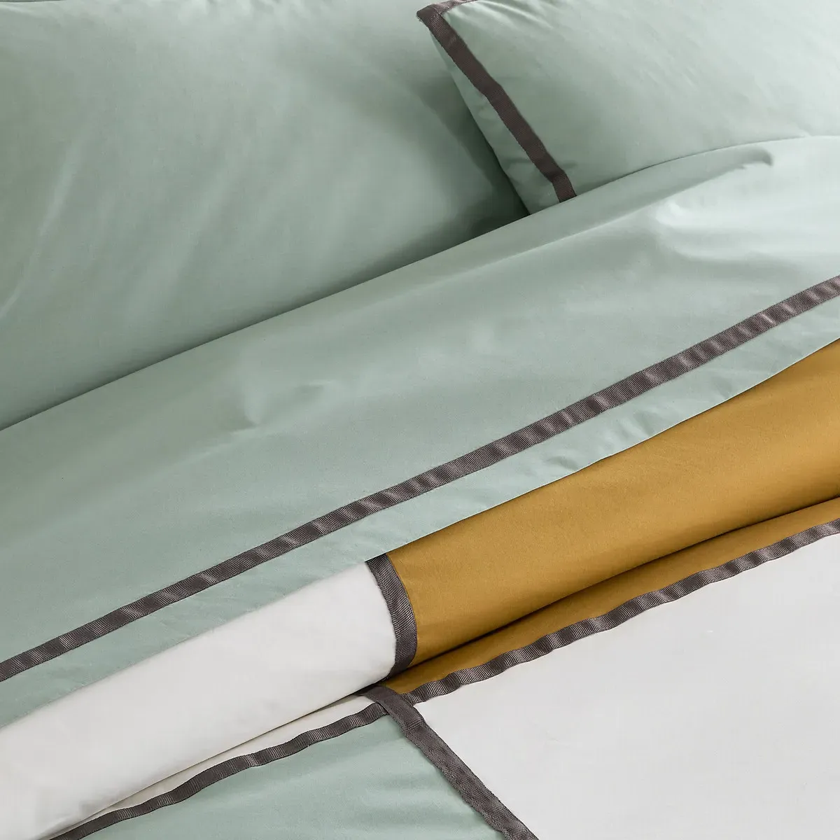 Bolzano Cotton Percale Duvet Cover - Printed alternate view