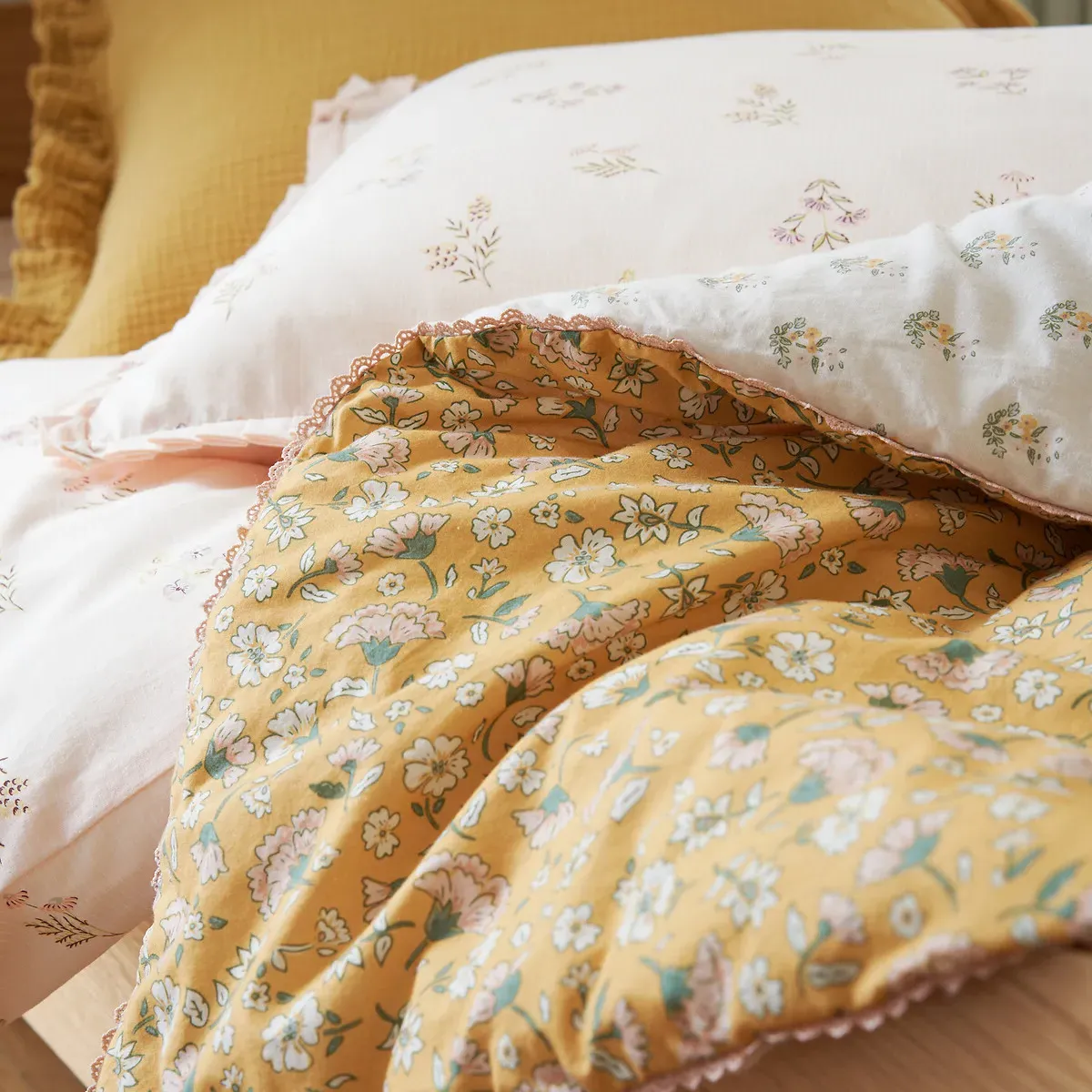 Camomille Pillowcase with Pleated Ruffle - Floral Print, Cotton alternate view