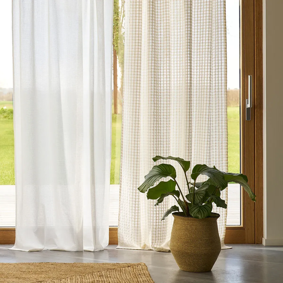 Cisali Voile Panel with Pencil Pleat and Wave - Ecru, Cotton alternate view