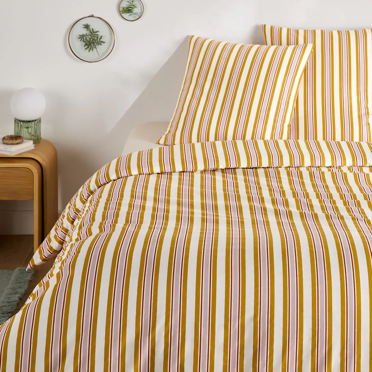 Dairis Duvet Cover Set with Pillowcase - Recycled Cotton product