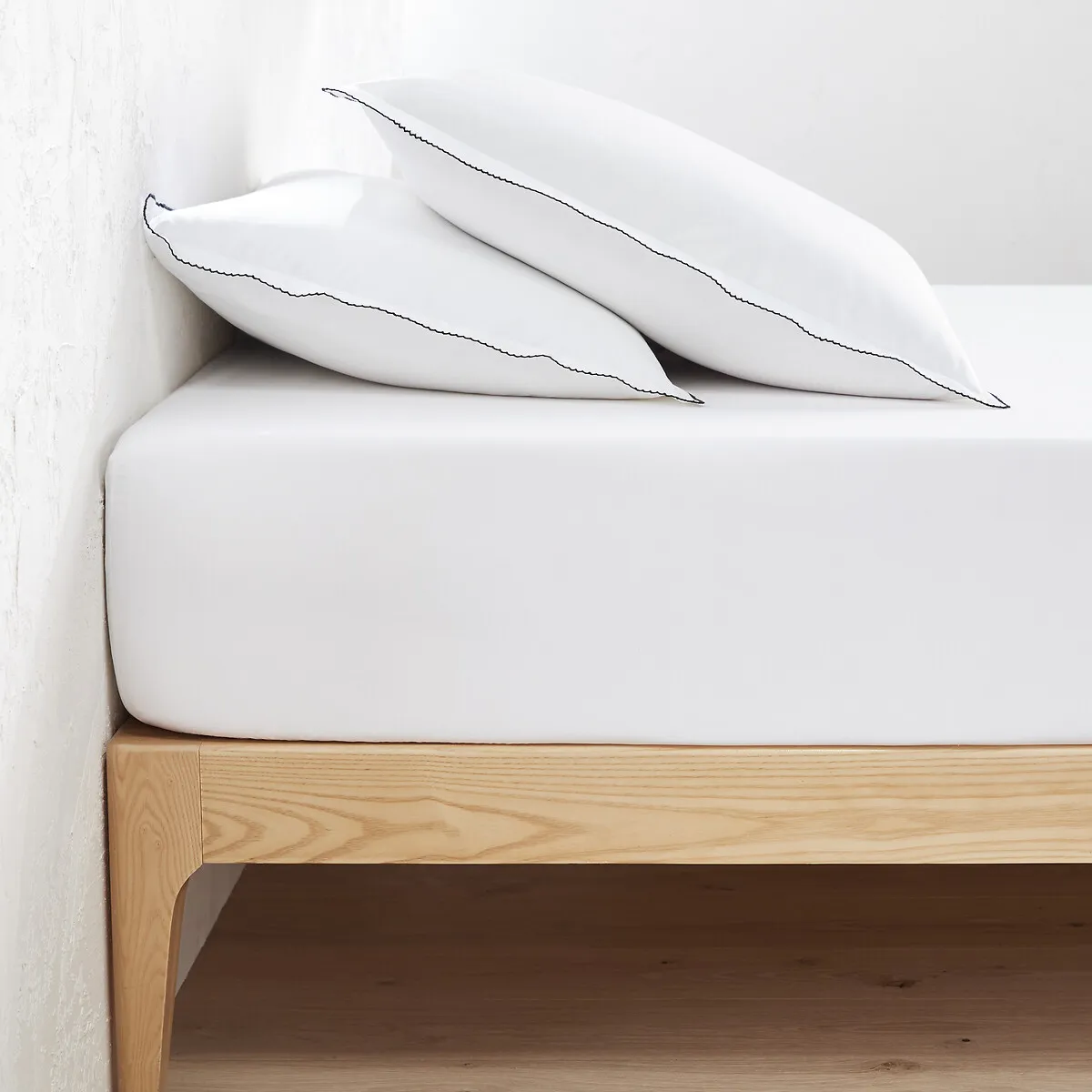 Dojo 200 Thread Count Fitted Sheet - White, Cotton Percale product
