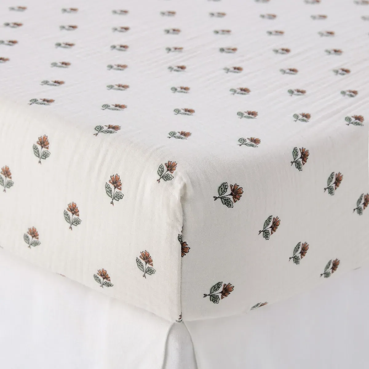 Emeline Single Fitted Sheet with 30cm Flap - Printed, Cotton Muslin alternate view