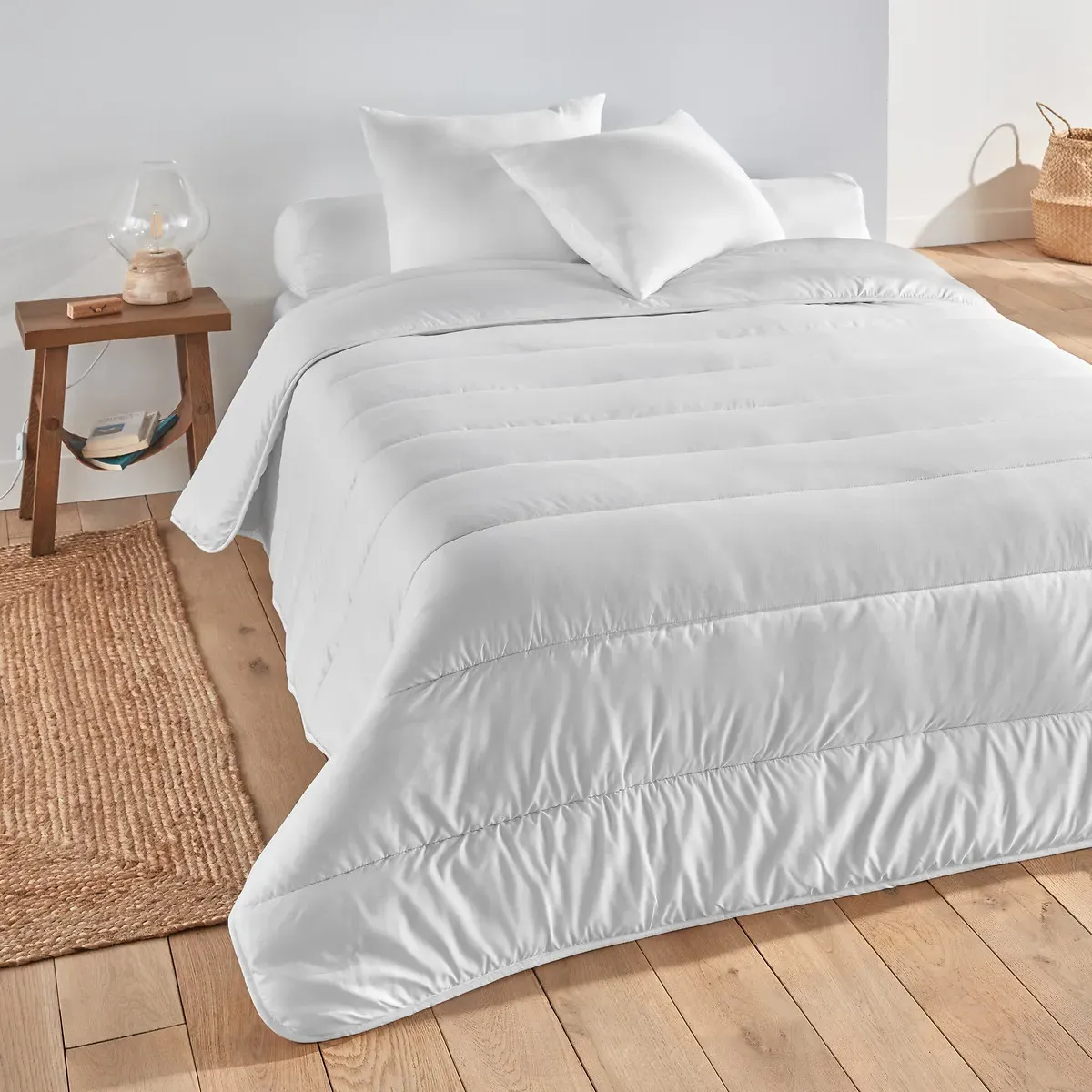 Essentielle Summer Duvet - White, Polyester alternate view