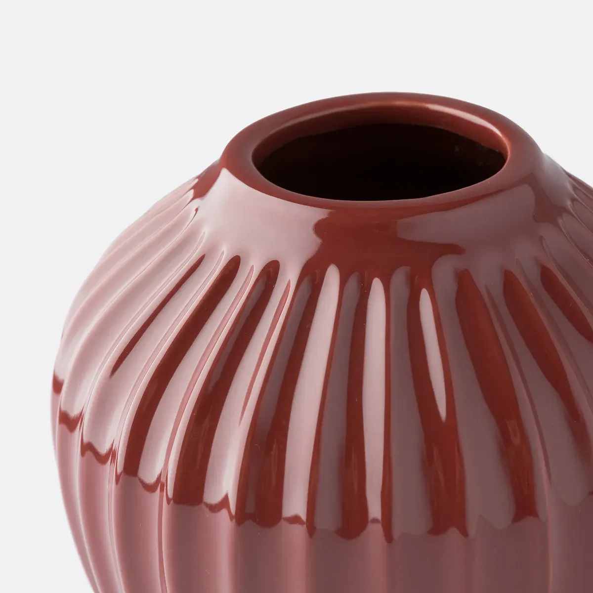Estria Grooved Ceramic Vase - Dark Red alternate view