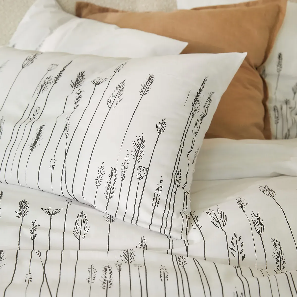 Flore Duvet Cover - Printed, Cotton alternate view