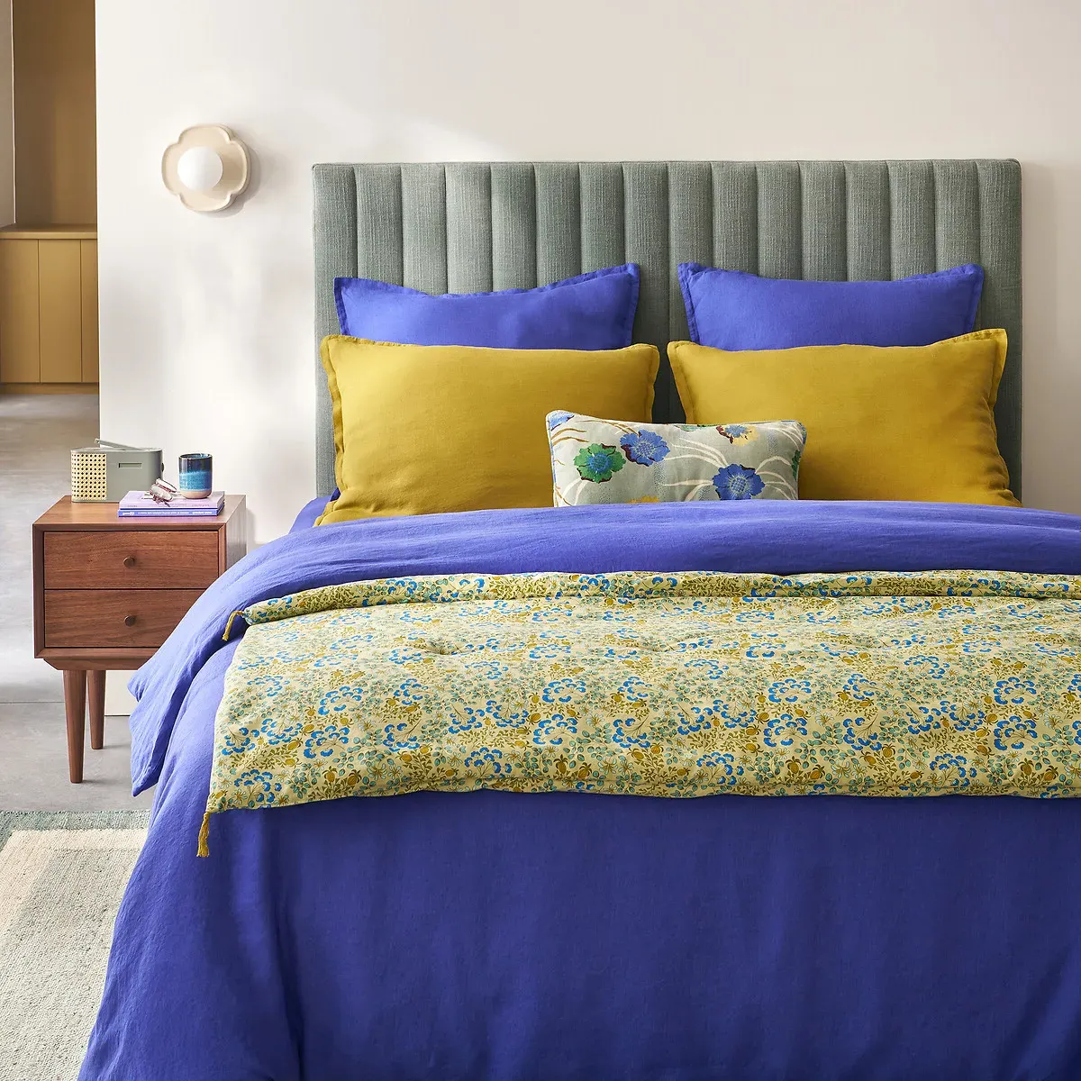 Hanoi Floral Print Quilted Quilt - Cotton alternate view