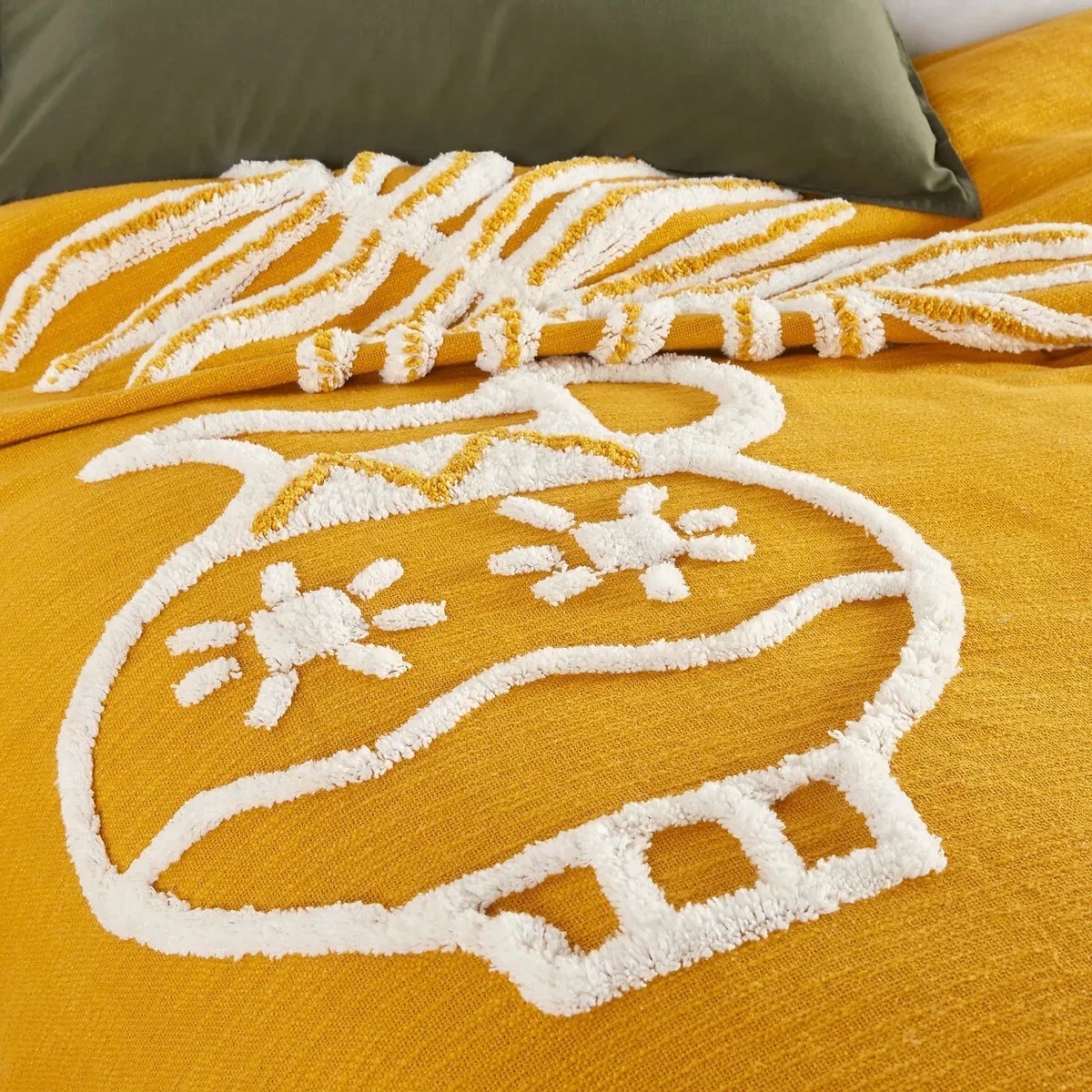 Hesperos Tufted Tassel Bedspread - White, Cotton alternate view