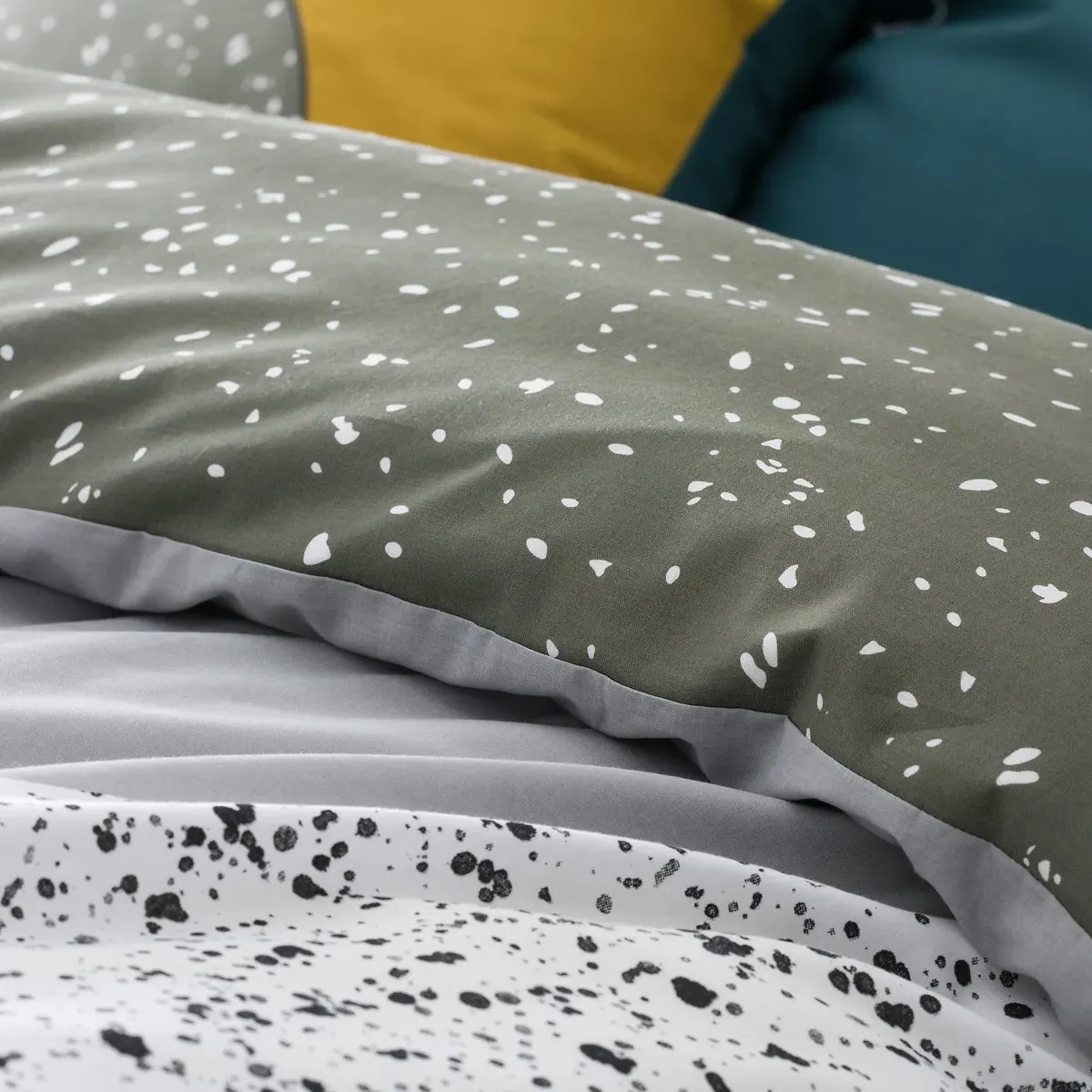 Hilda Geometric Spots King Duvet Cover - Cotton alternate view