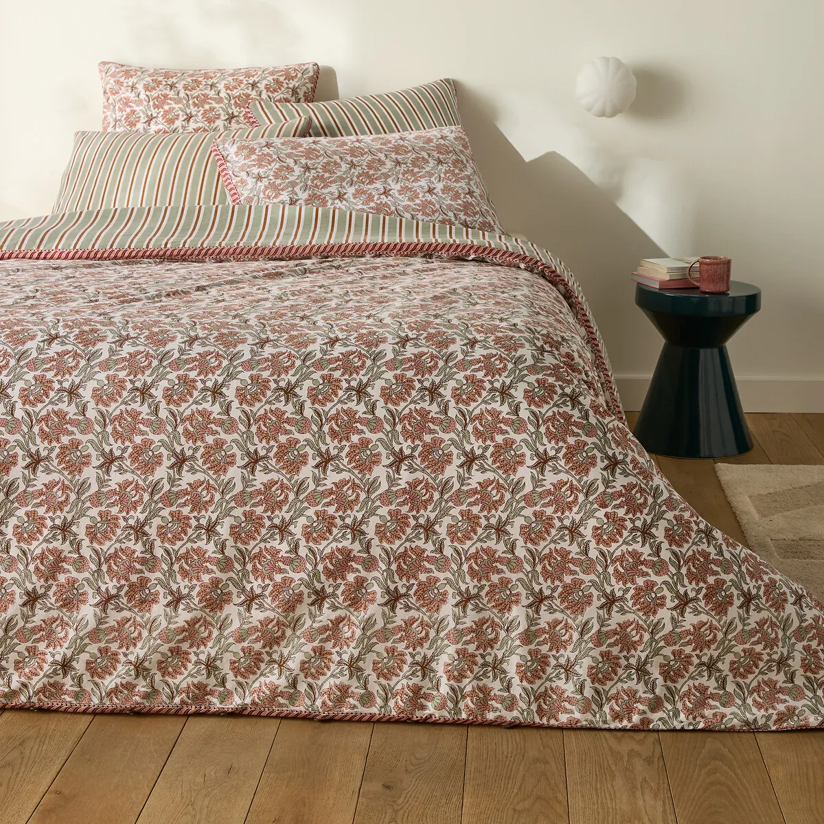Hyacinthe Duvet Cover - Printed, Washed Cotton alternate view