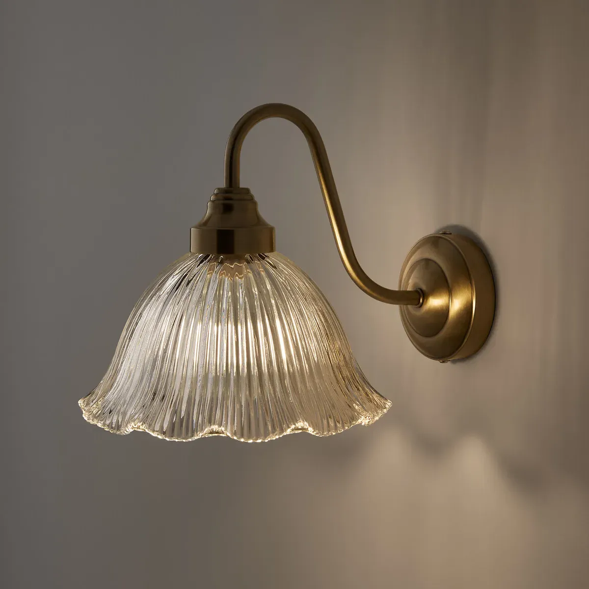 Iloa Wall Lamp - Brass, Glass alternate view