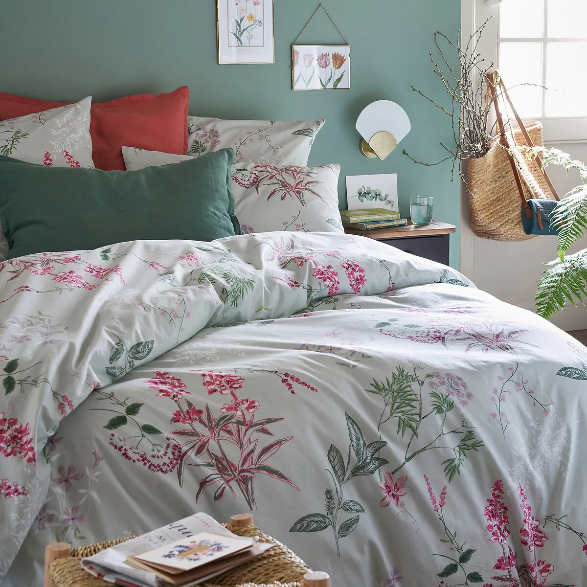 Isoline Floral Duvet Cover - Printed, Cotton Percale alternate view