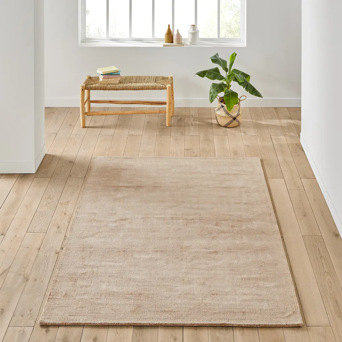 Izri Hand-Crafted Rug with Aged Effect - Beige, Lyocell product