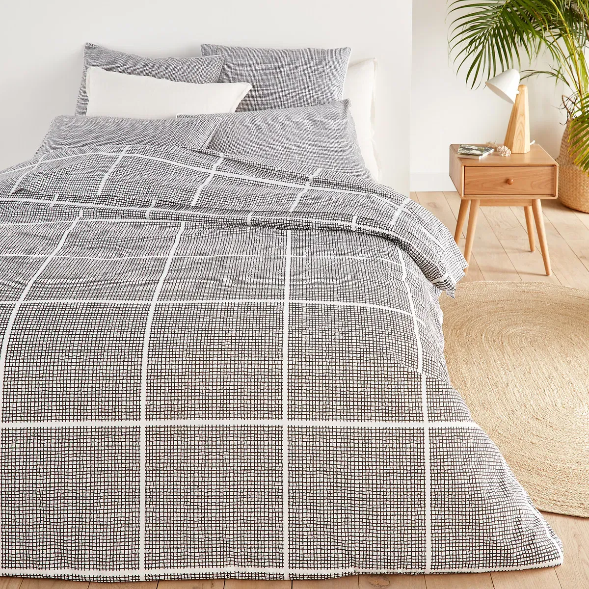 Jinties Square Pillowcase - Black, White, Cotton alternate view