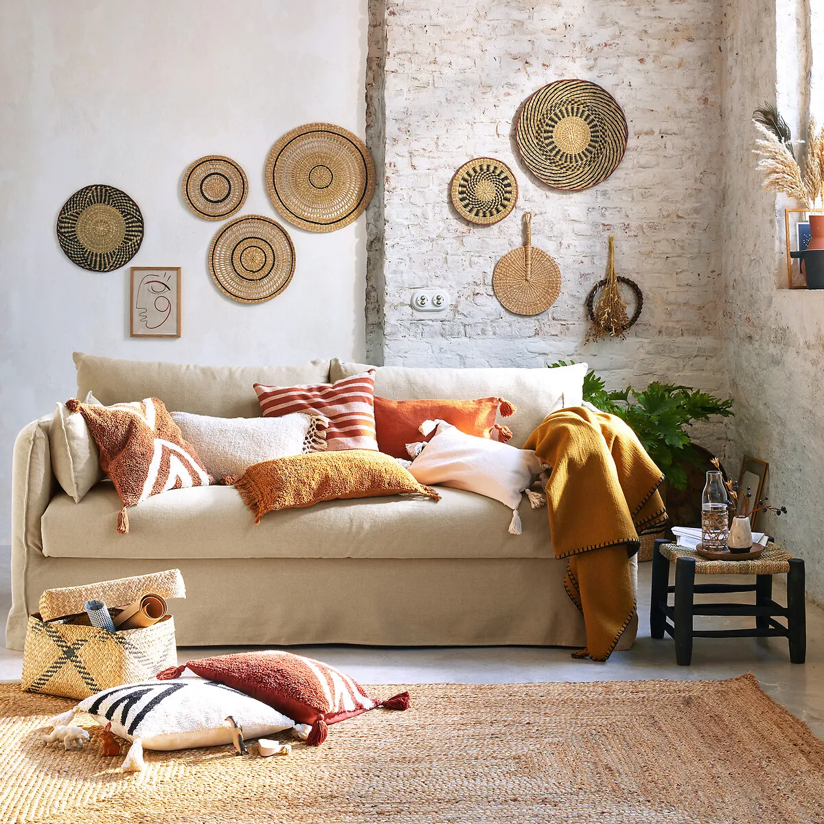 Jutlo Set of 3 Round Woven Straw Wall Decorations - Multi-Coloured alternate view