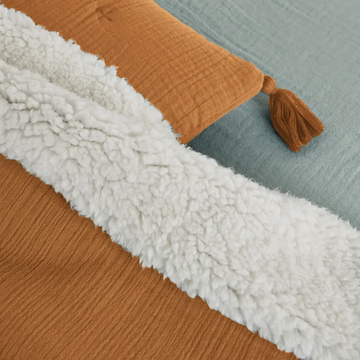 Kumla Bedspread - Hazel, Cotton Muslin & Fleece alternate view