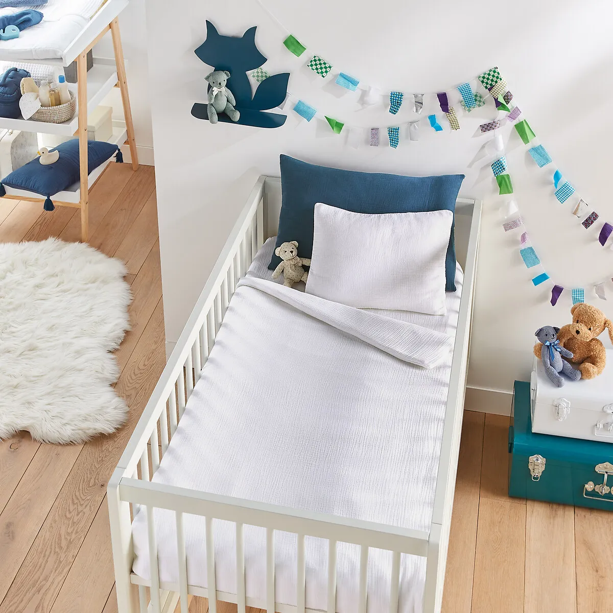 Kumla Cot Fitted Sheet - White, Cotton Muslin alternate view
