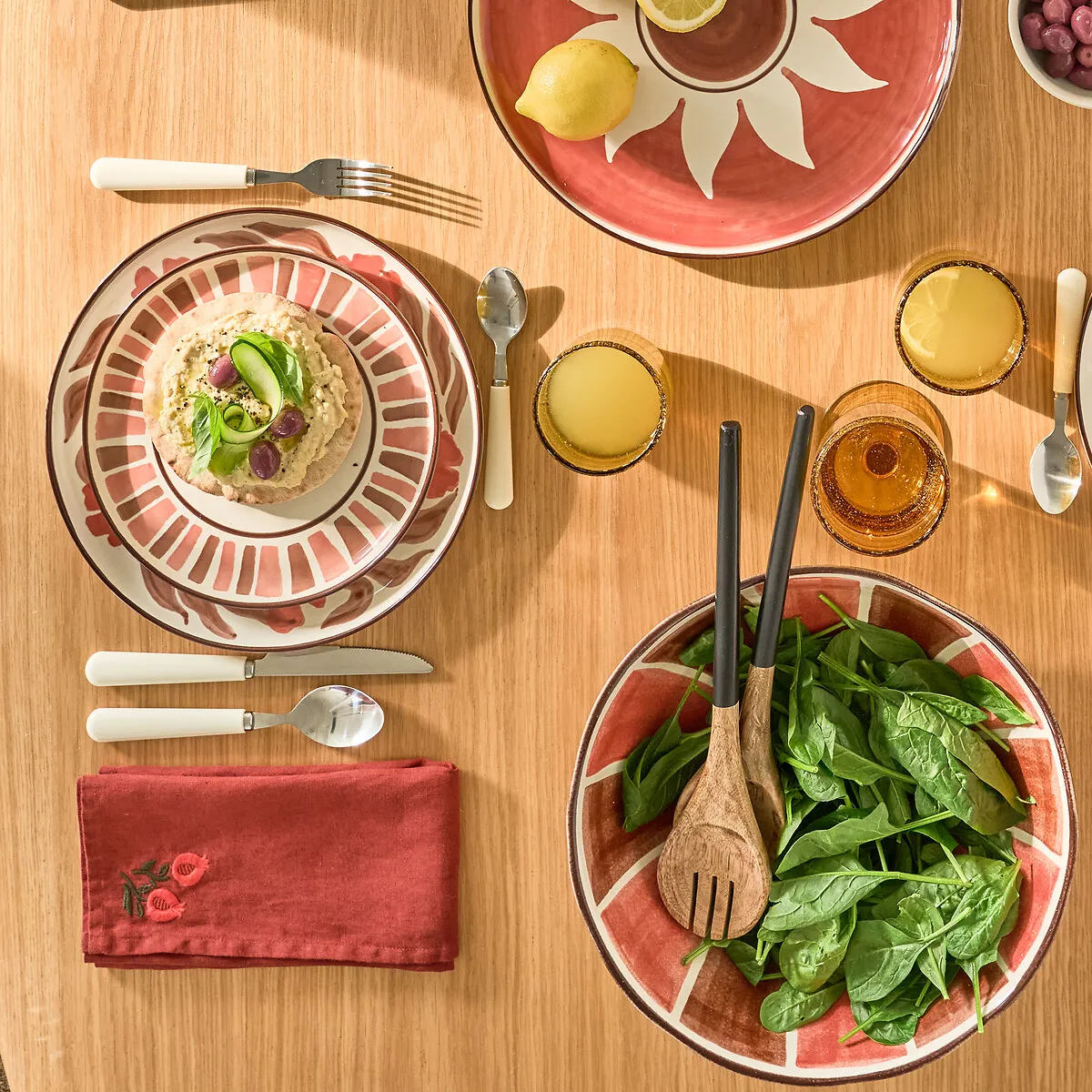 Lorina Set of 2 Embroidered Napkins - Chilli Pepper, Washed Linen alternate view