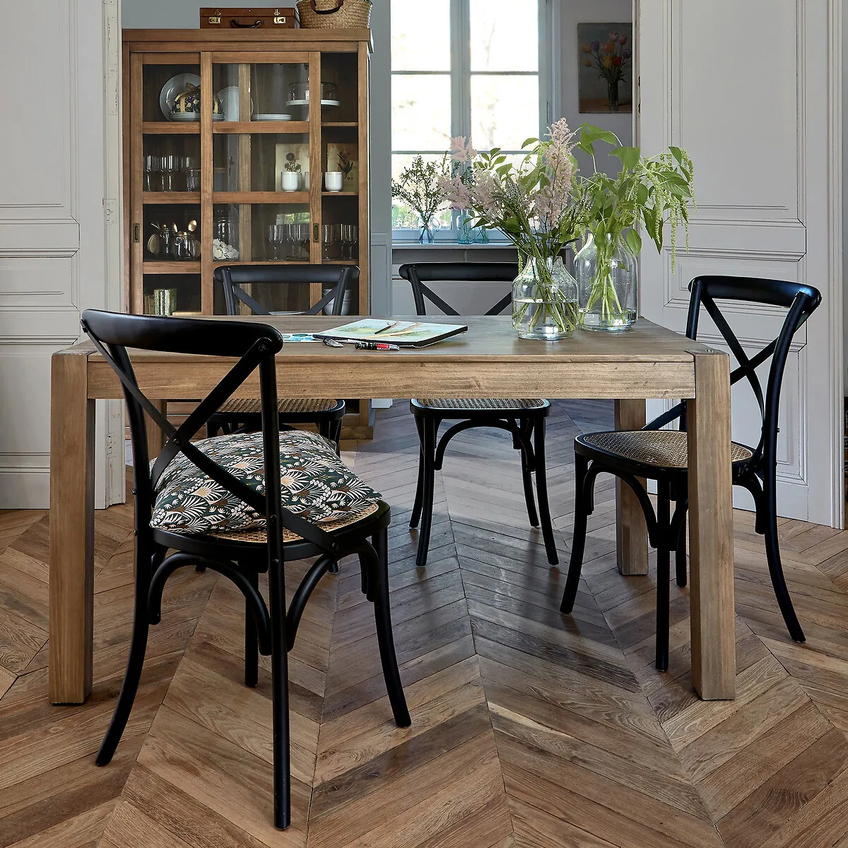 Lunja 6-8 Seater Extendable Dining Table - Teak, Pine alternate view