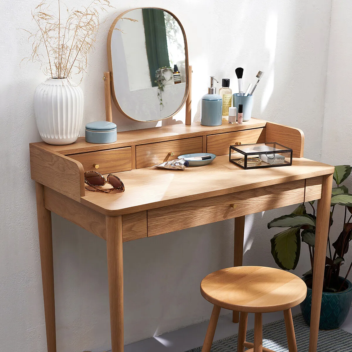 Lussan Dressing Table with Extension - Oak alternate view