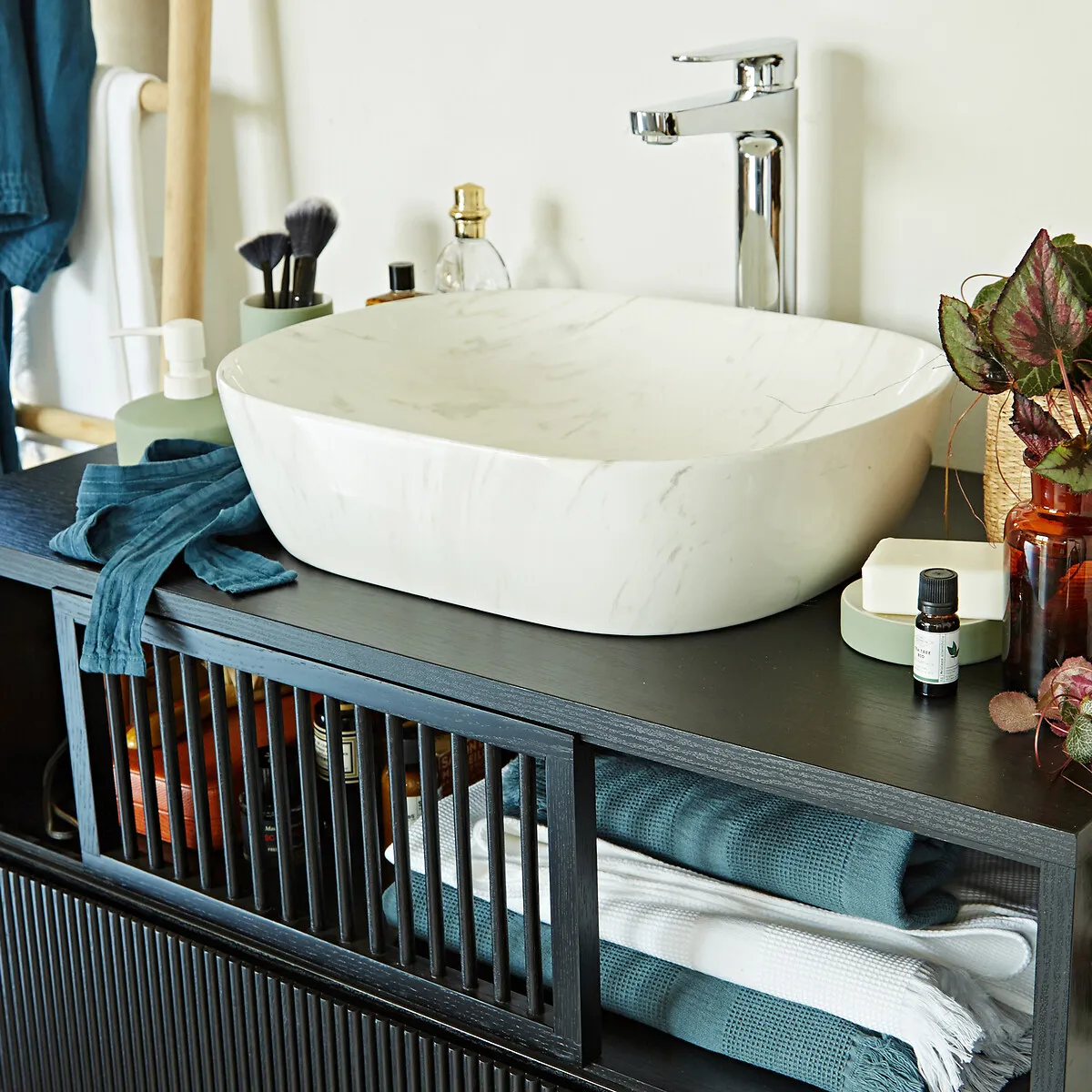 Mabel Oval Washbasin - White, Ceramic alternate view