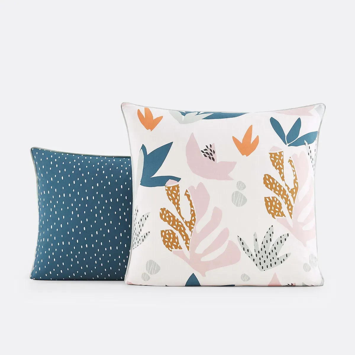 Maranhao Graphic Floral Cotton Pillowcase - Printed product