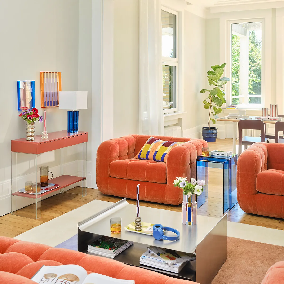 Mendo Set of 2 Nesting Side Tables - Blue, Tempered Glass alternate view