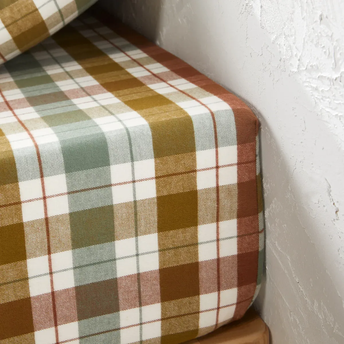 Molgan Fitted Sheet 30cm Depth - Checked, Brushed Cotton alternate view