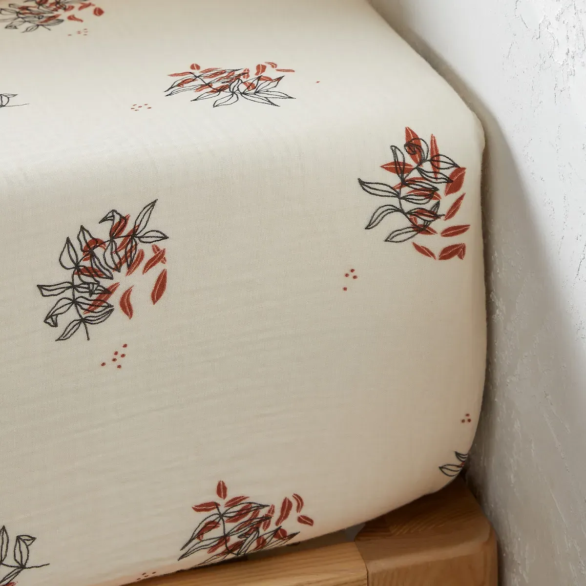 Monceaux 30cm Deep Cotton Muslin Fitted Sheet - Vegetable Print alternate view