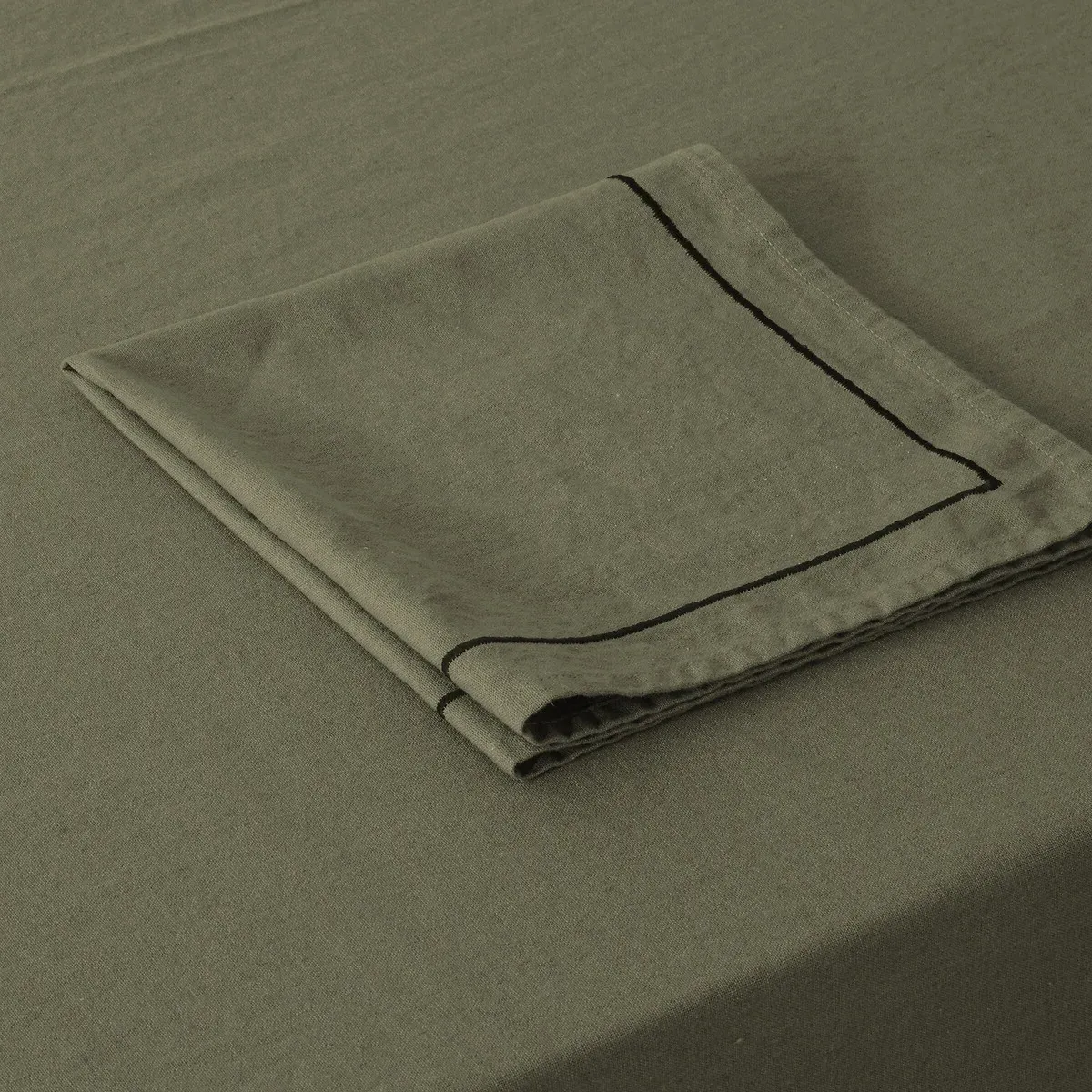 Métis Bourdon Tablecloth - Khaki, Cotton Linen alternate view