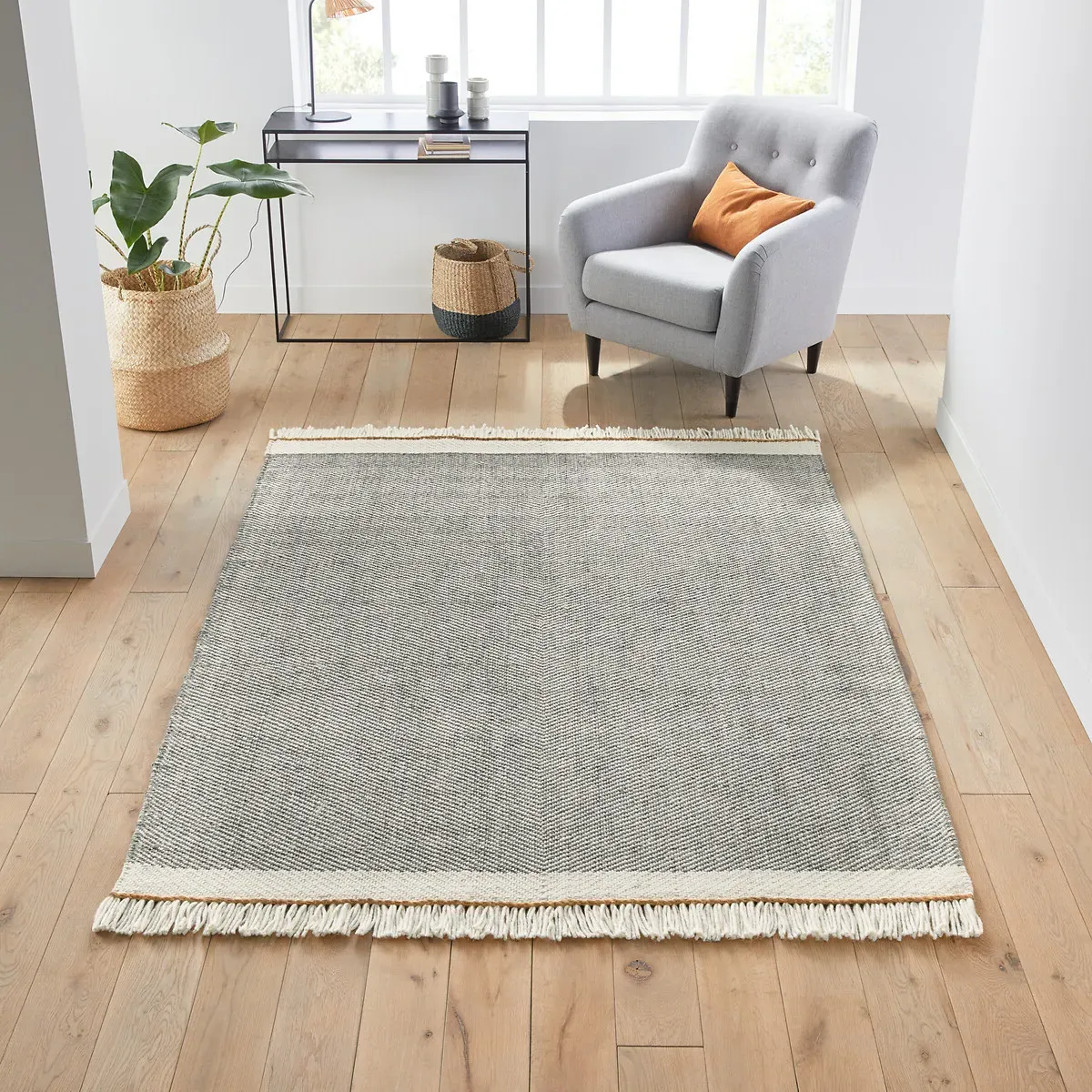 Naga Fringed Wool Rug - Multi-Coloured product