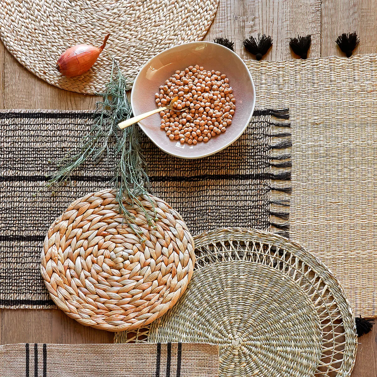 Nala Round Place Mats Set of 4 - Natural, Woven Straw alternate view