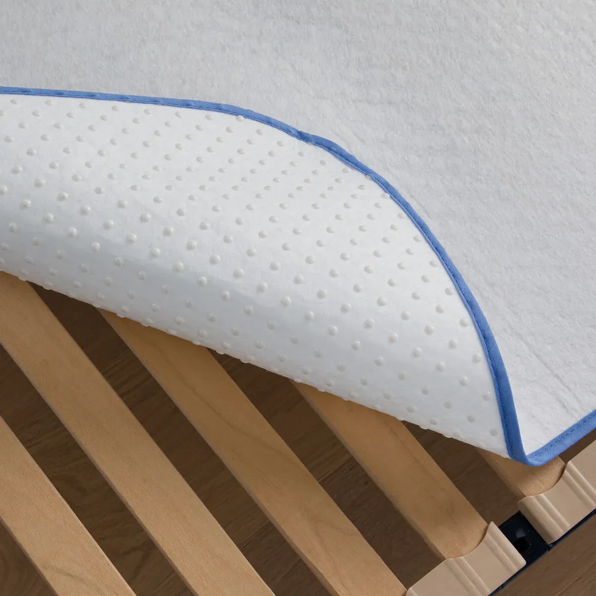 Non-Slip Slatted Bed Base Insulator - White alternate view