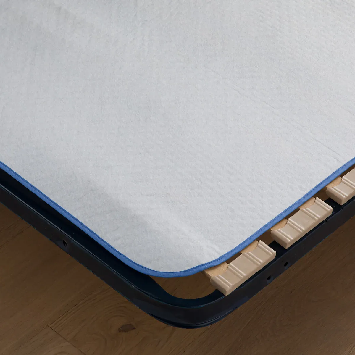 Non-Slip Slatted Bed Base Insulator - White product