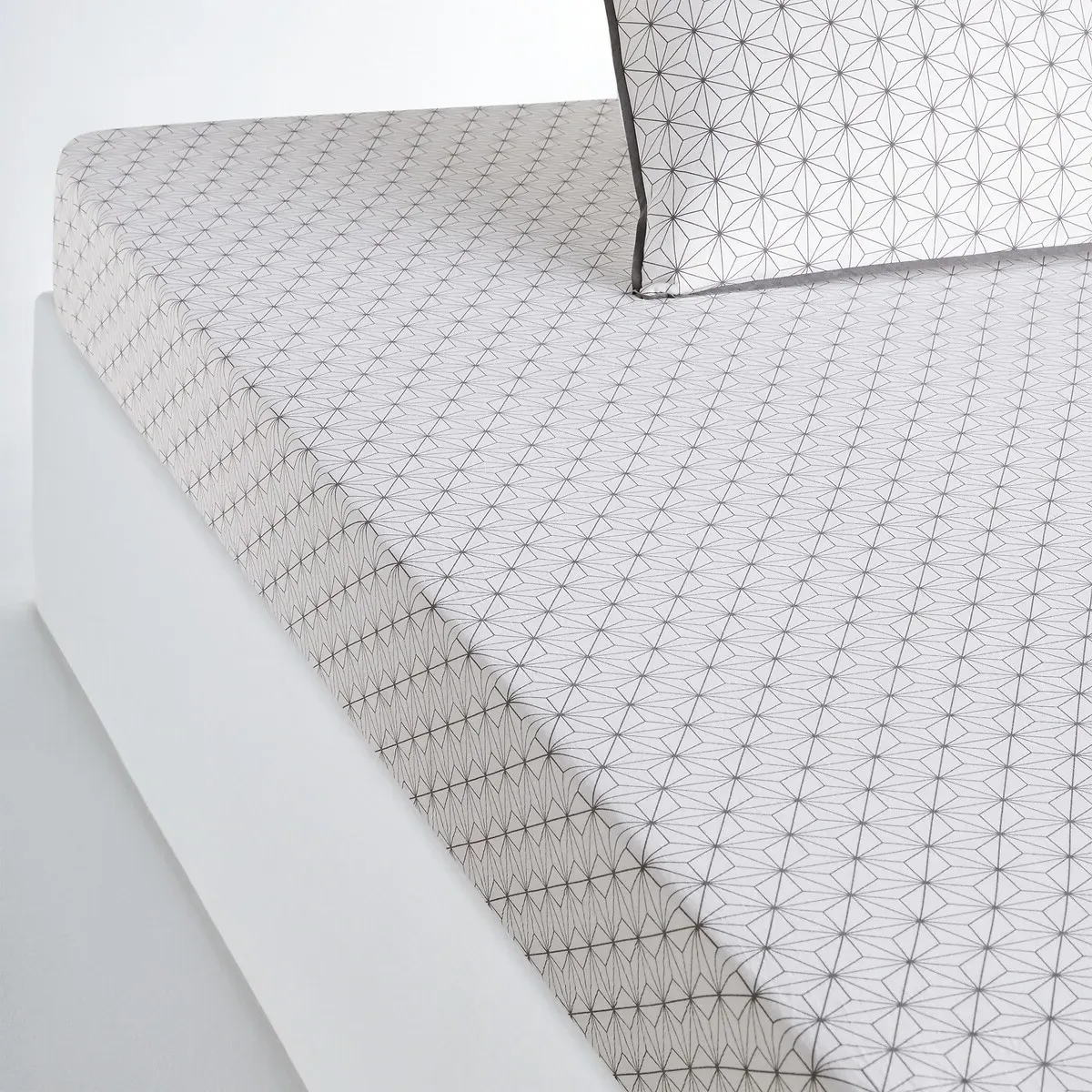 Nordic Geometric Fitted Sheet - White, Cotton product