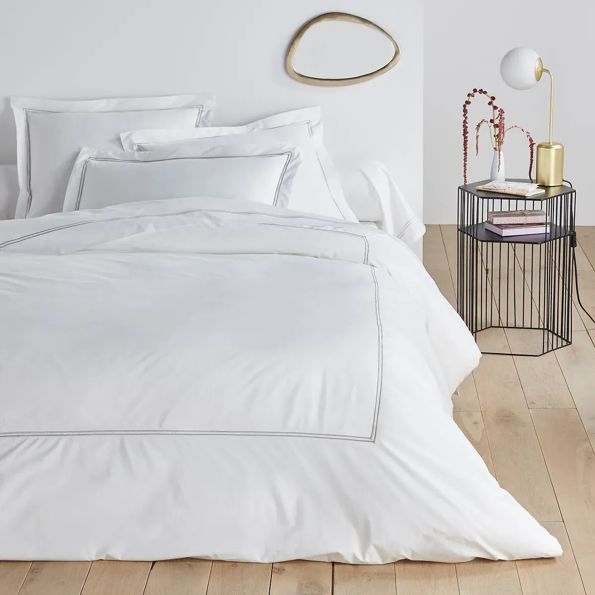 Palace Fitted Sheet 200 Thread Count - White, Cotton Percale alternate view