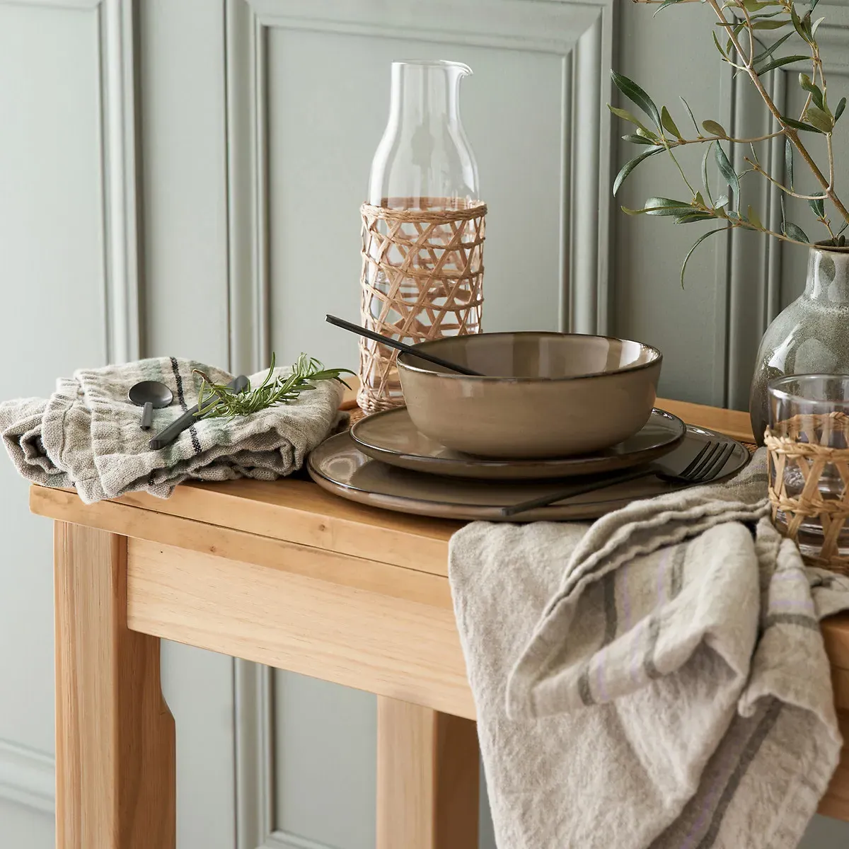 Perrine Set of 2 Tea Towels - Natural, Linen alternate view