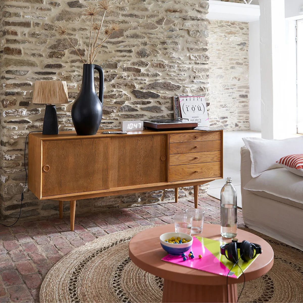 Quilda 2-Door 4-Drawer Sideboard - Oak alternate view