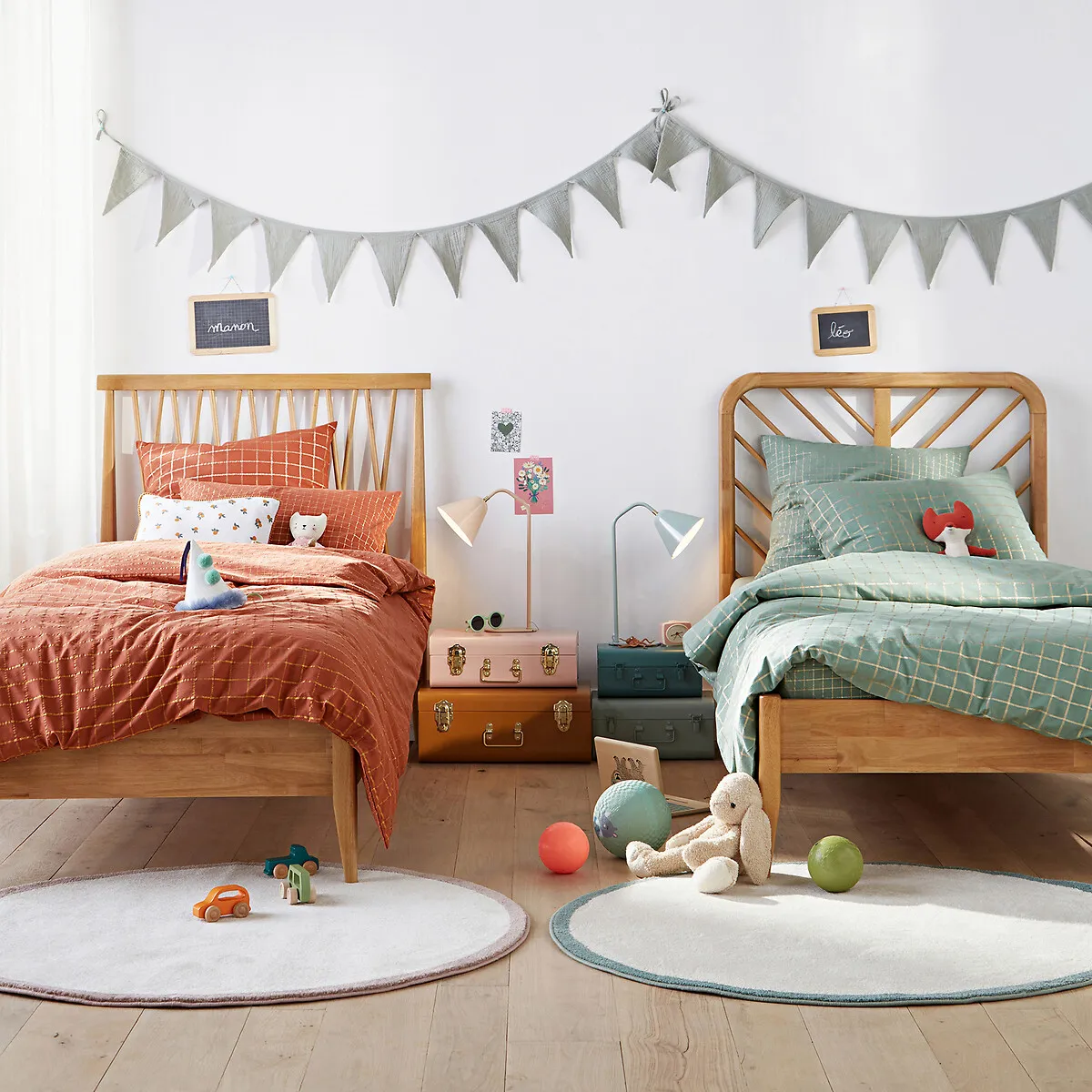 Quilda Single Bed with Slatted Base - Oak alternate view