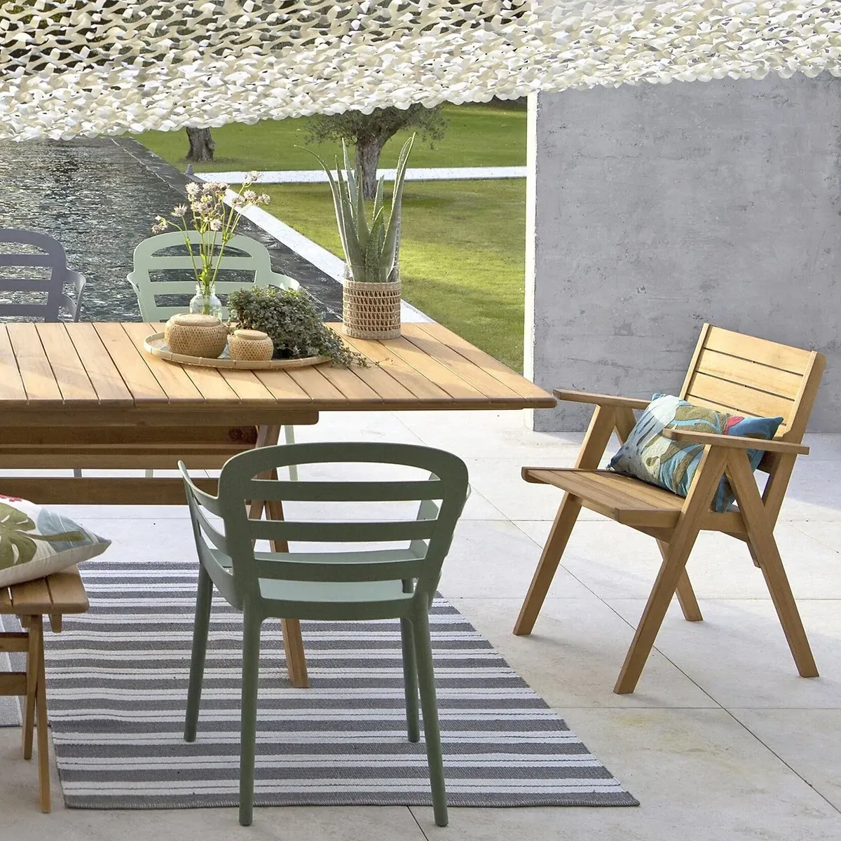 Réalto Set of 2 Folding Garden Armchairs - Acacia alternate view