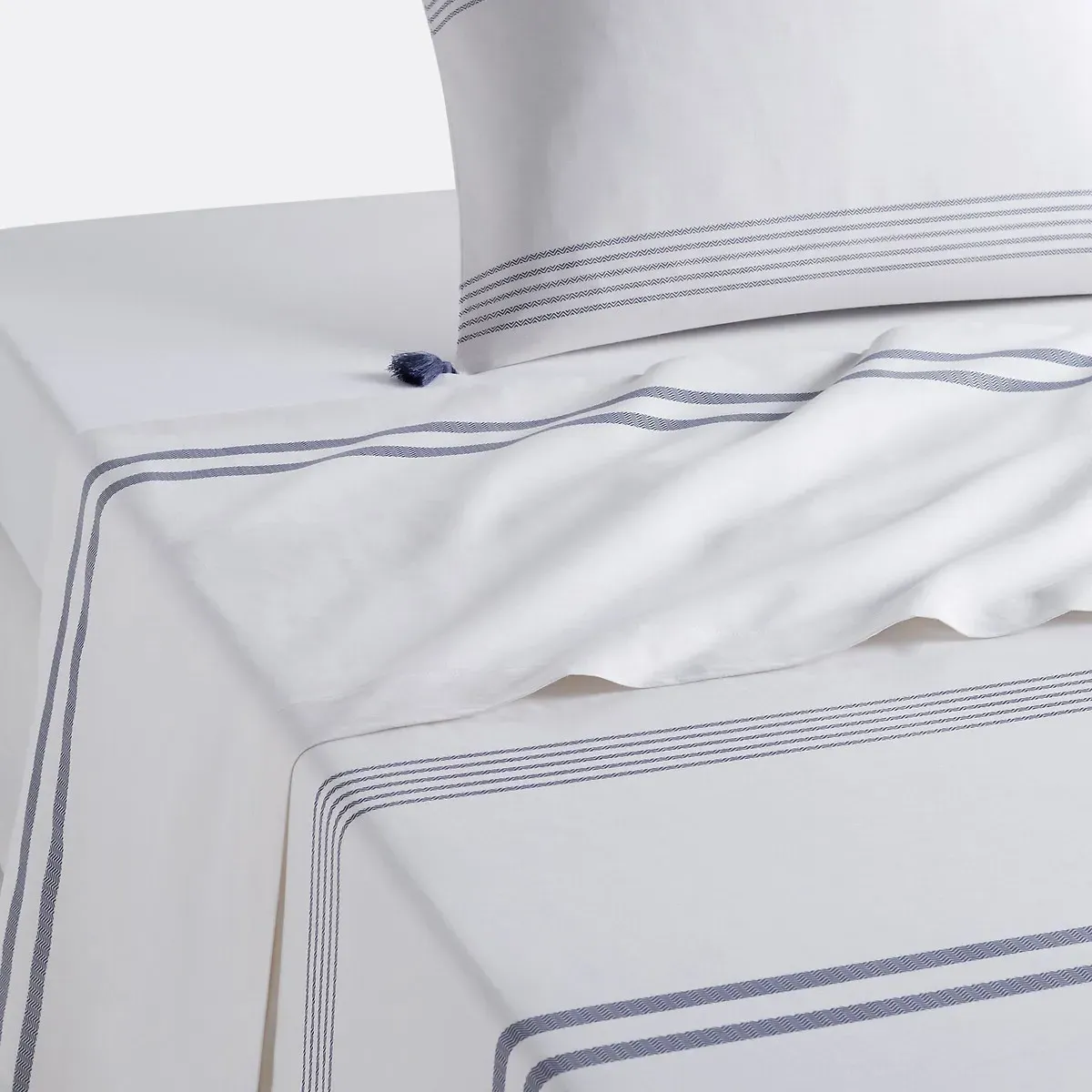 Riad Flat Sheet - White, Cotton product