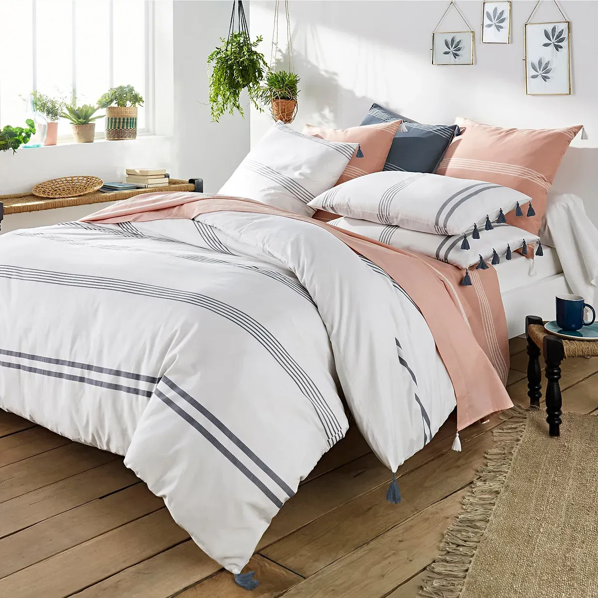 Riad Striped Fitted Sheet - White, Cotton alternate view