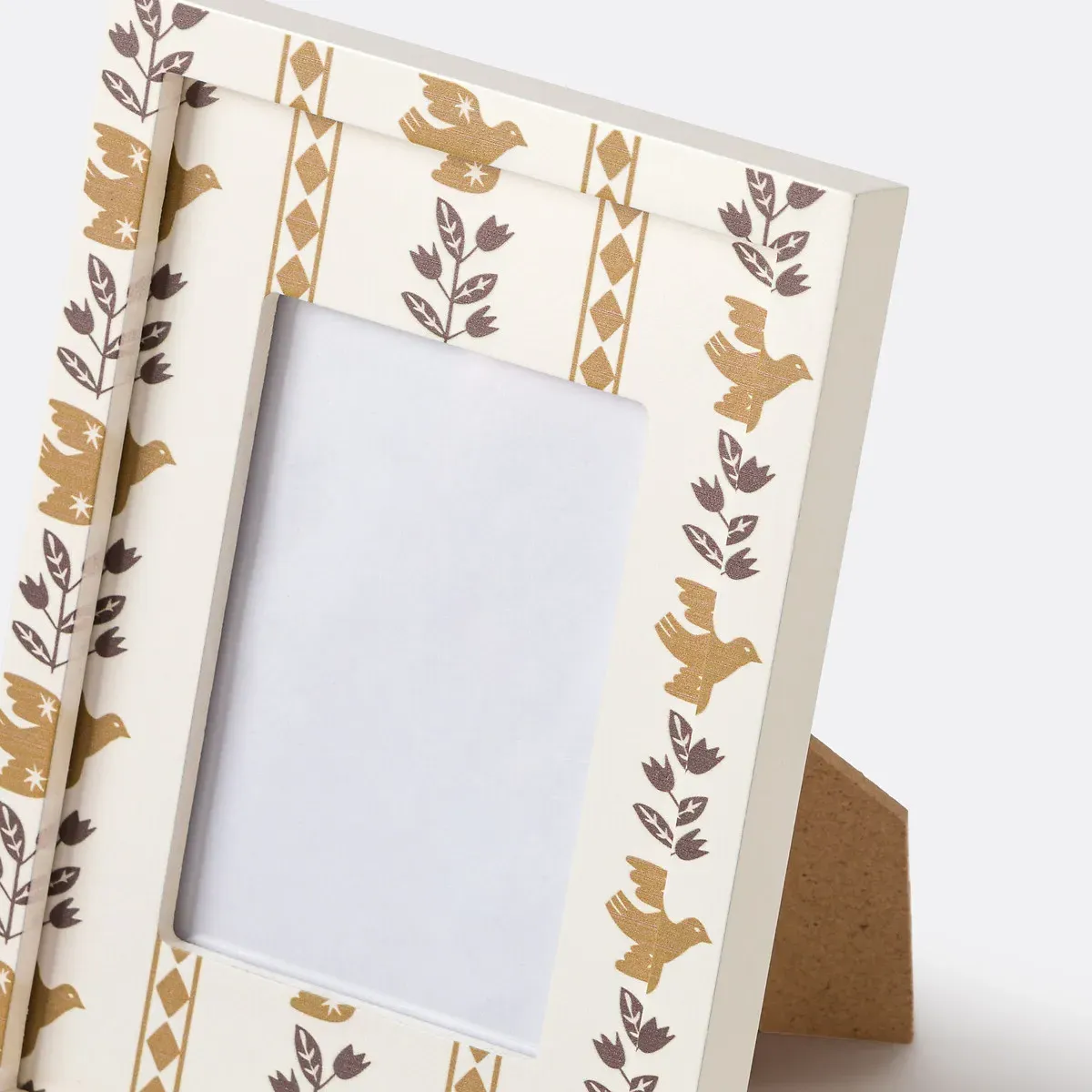Rosarius Freestanding Photo Frame - Ecru, MDF alternate view
