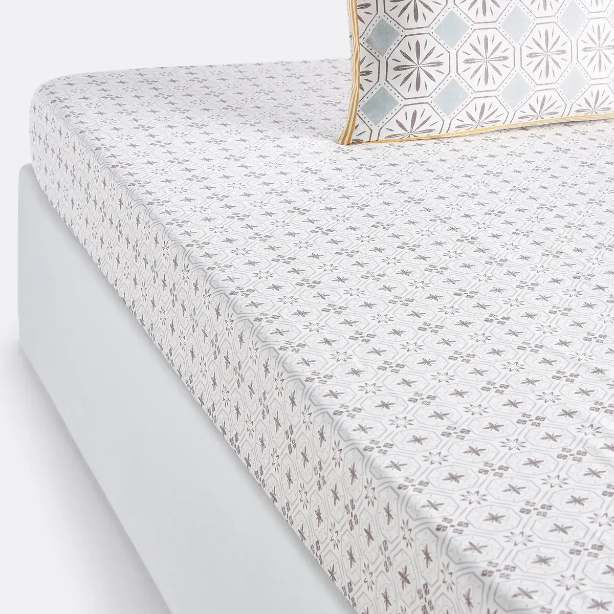 Salernes Fitted Sheet - Grey Print, Cotton product
