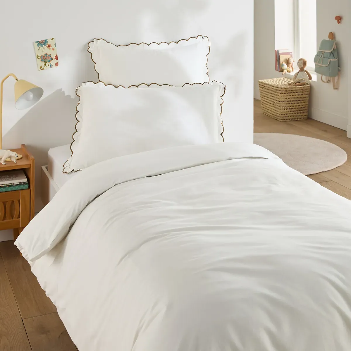 Scenario Scalloped Pillowcase - White, Cotton alternate view