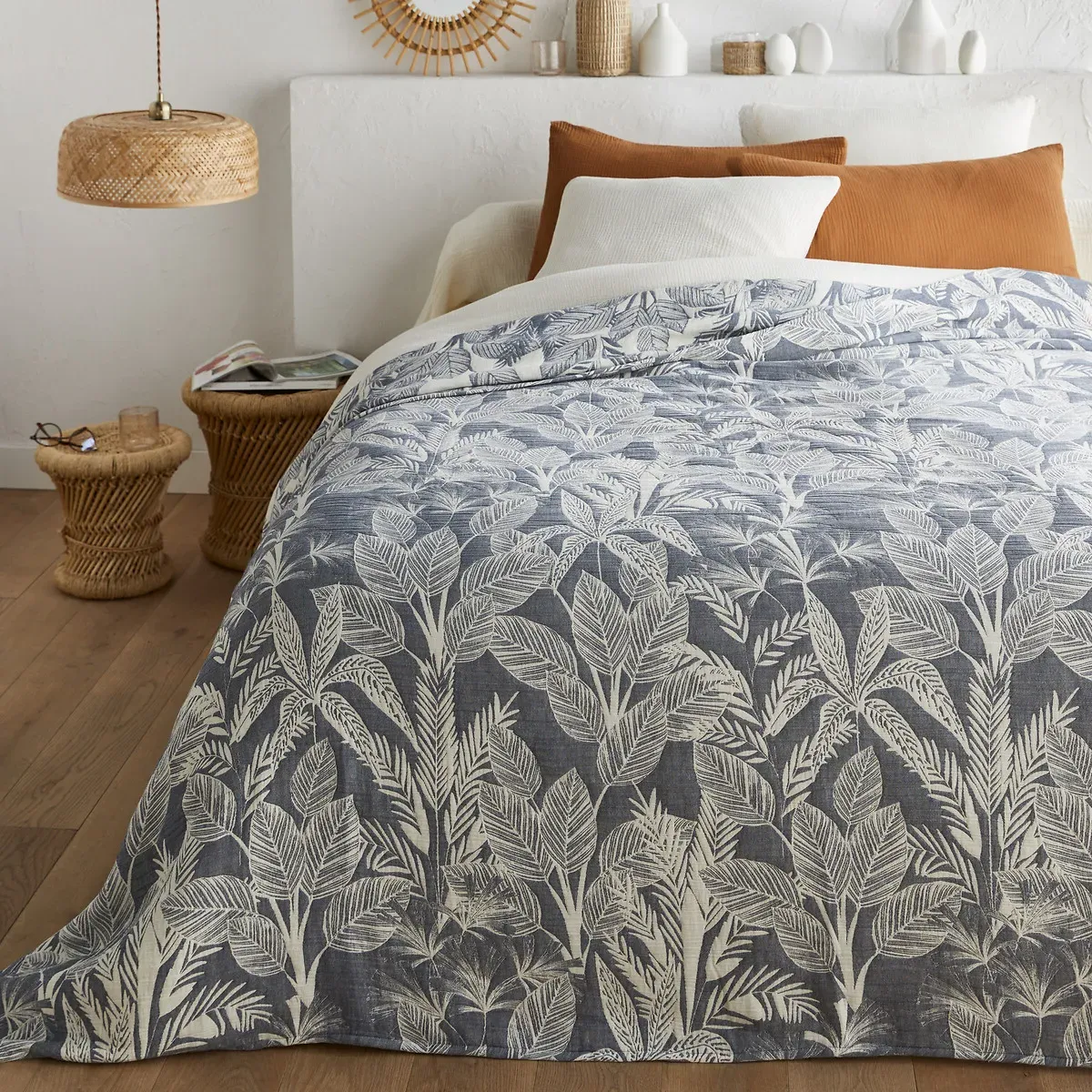 Siamang Reversible Jacquard Bedspread - Blue, Cotton product